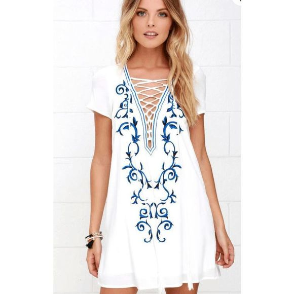 Lulus Dresses & Skirts - Lulu's Down in Kokomo‎ Lace Up Dress